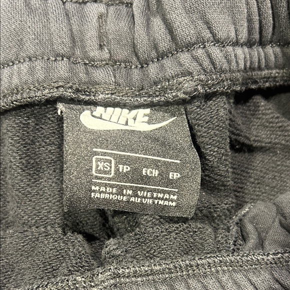 Nike Black Sweatpants - Picture 2 of 3